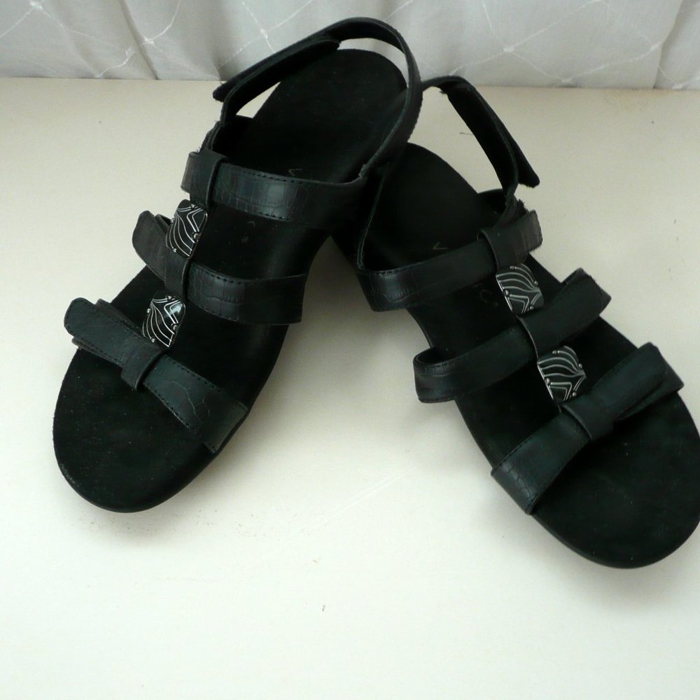 Vionic Black Sandals Size 9/41